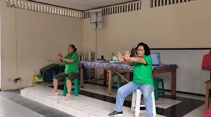 Bu Ambar dan Bu Catur memandu BEP